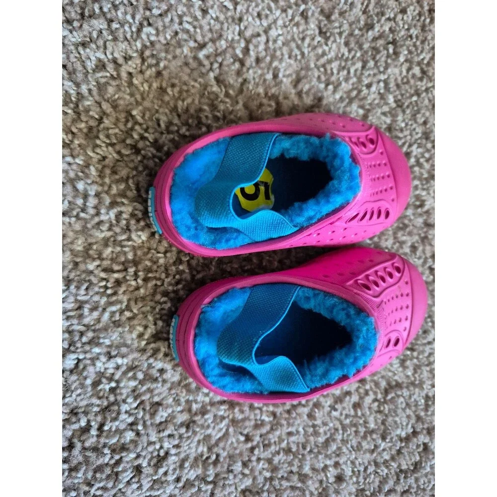 Native toddler shoes size 5c excellent condition- pink
